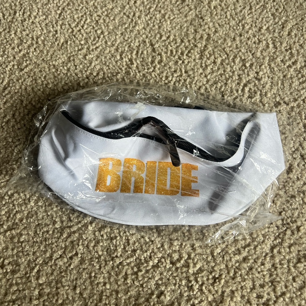 Amazon Bride Cosmetic Fanny pack Bag in White and Gold